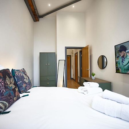 The Ruby Suite Manchester Bagian luar foto