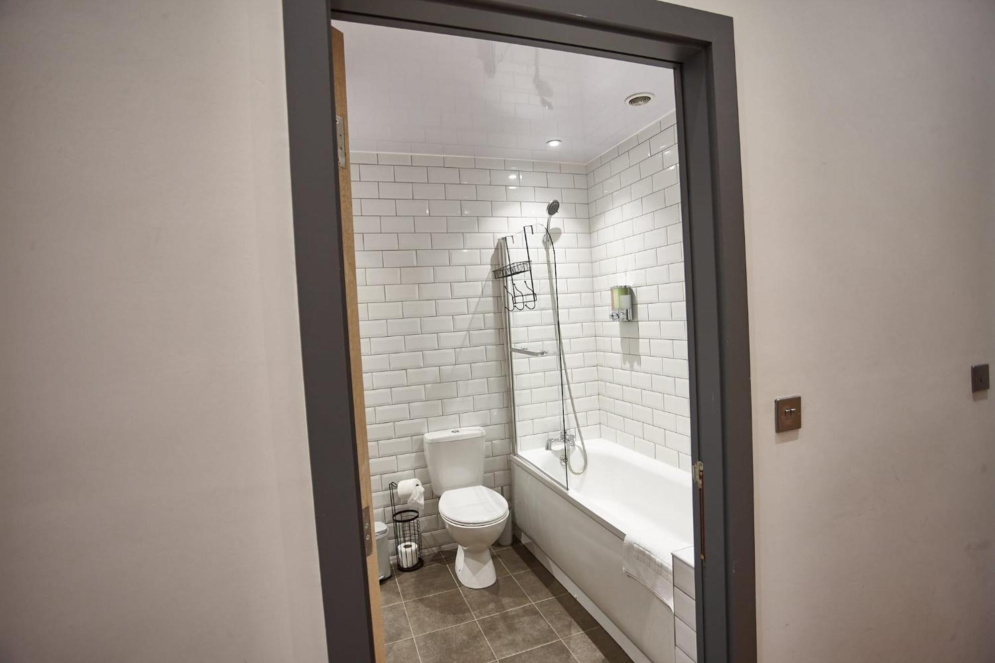 The Ruby Suite Manchester Bagian luar foto